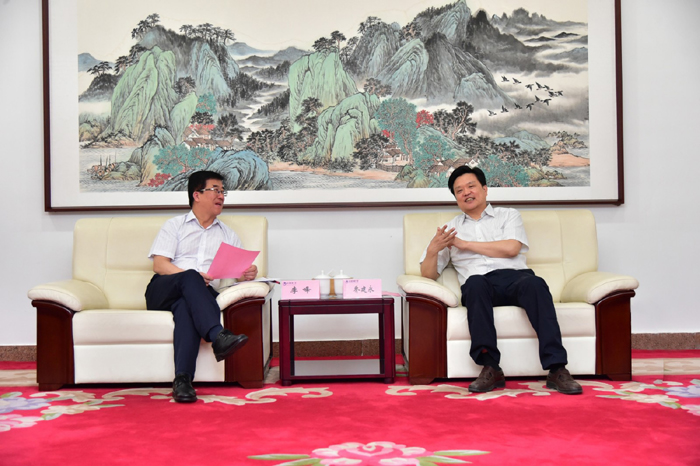 枣庄市委书记李峰一行到访北邮