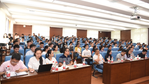 163名新入校教师参加岗前培训