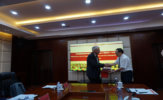 美国德克萨斯理工大学副校长Joseph Heppert来学校访问