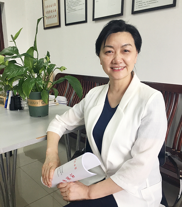 【报佳音】我校教师荣获“重庆市教书育人楷模”光荣称号