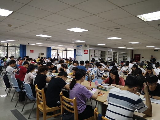 【假期快讯】图书馆自助学习区首日开放座无虚席