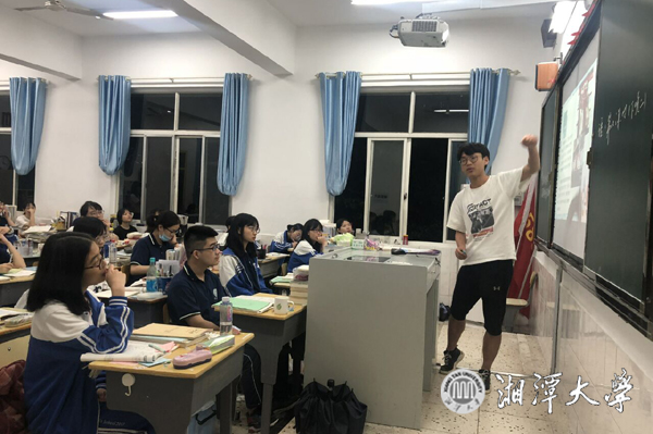 文学与新闻学院社会实践团助力非遗传承
