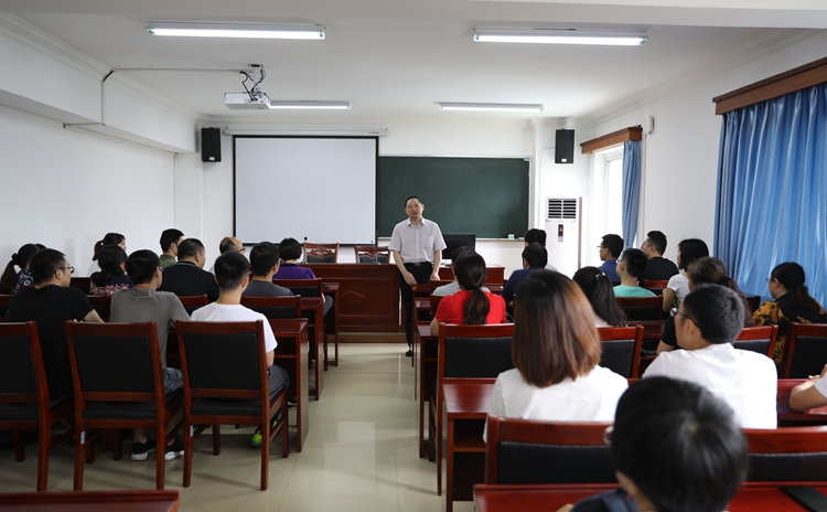 校领导看望我校参加第23届重庆市高校教师岗前培训班学员