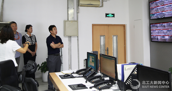 校领导带队检查新学期开学准备工作