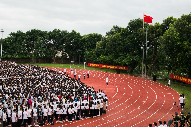 开学第一课,从爱国开始:我校举行“升国旗唱国歌向国旗敬礼”主题活动 开学第一课,从爱国开始:我校举行“升国旗唱国歌向国旗敬礼”主题活动