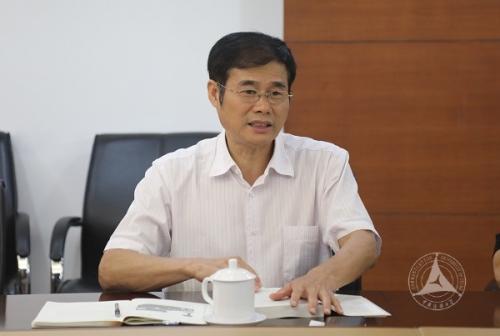我校开展领导干部、骨干教师“不忘初心 牢记使命”主题教育干部培训班 我校开展领导干部、骨干教师“不忘初心 牢记使命”主题教育干部培训班