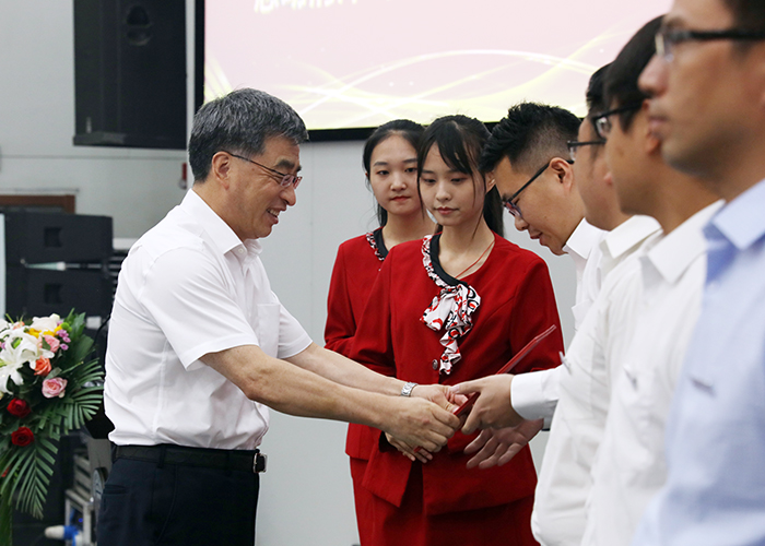 尊师重教 为国育才 全校上下多种形式庆祝第35个教师节 尊师重教 为国育才 全校上下多种形式庆祝第35个教师节