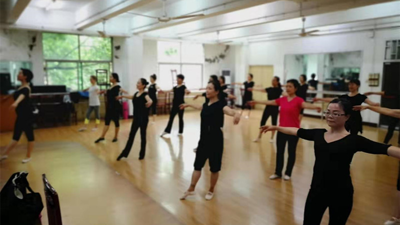 重庆大学老年大学迎来新学期学习热潮