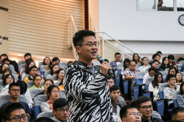 中国工程院杜祥琬院士应邀到我校作“讲故事 谈学习 论人生 ——与青年朋友谈心”主题学术报告