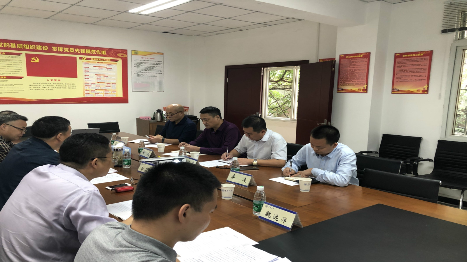 西安工业大学资产公司总经理王铁伟一行前来我校调研交流