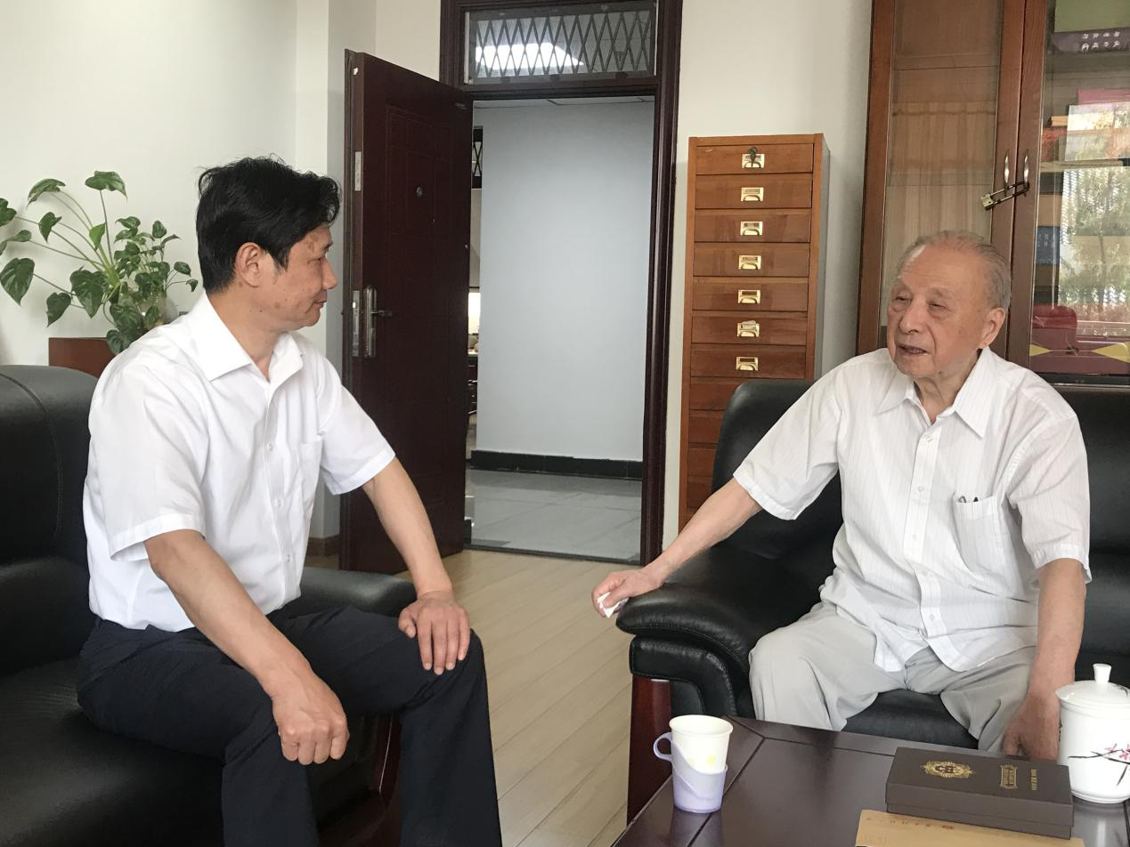 我校51名教师荣获“庆祝中华人民共和国建国70周年纪念章”