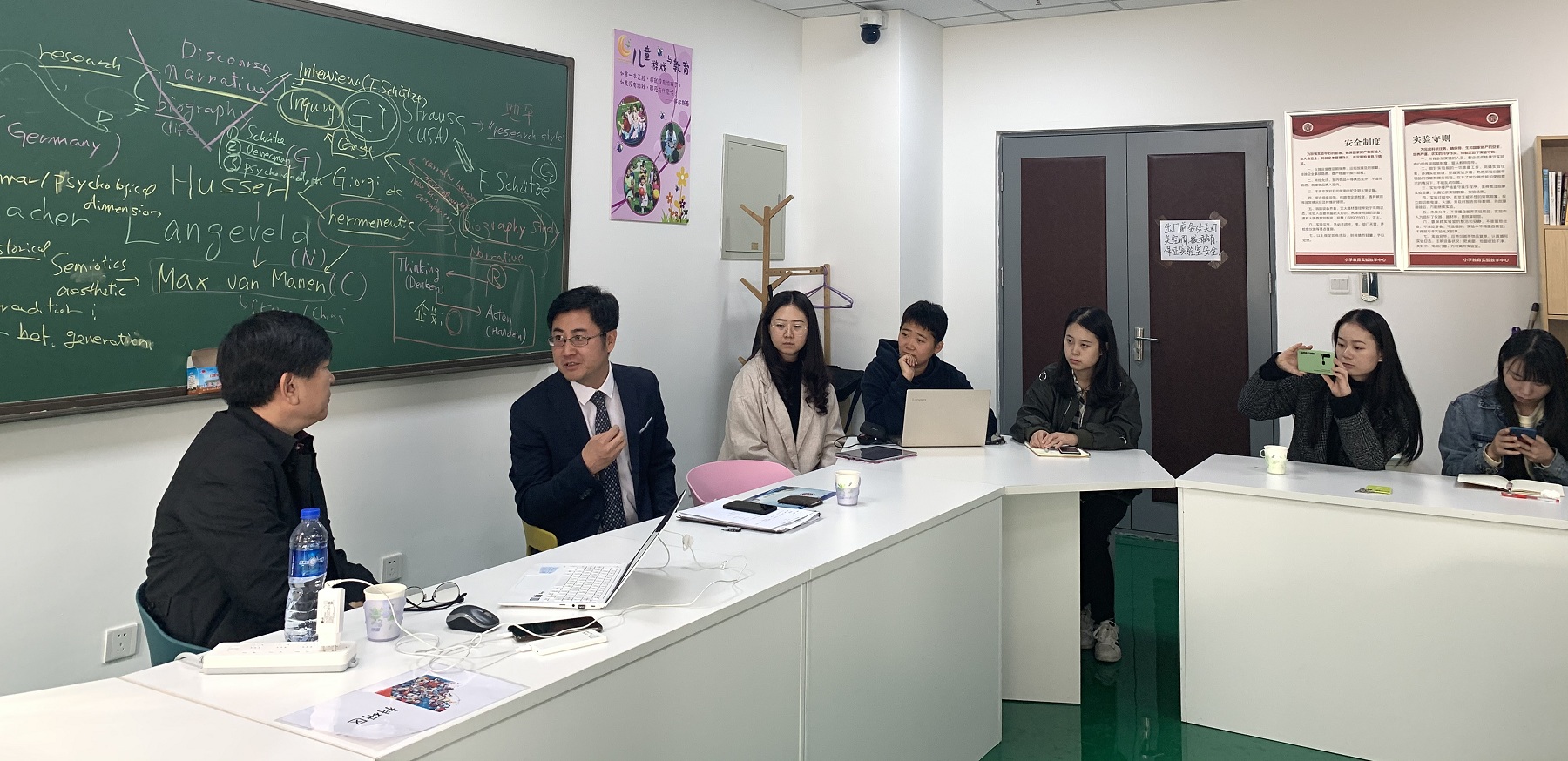 韩国釜山国立大学李秉埈教授应邀来我院学术交流
