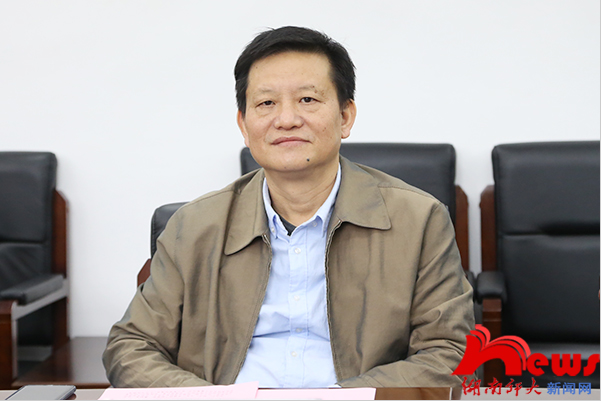 【主题教育】我校举行党委理论学习中心组“担使命、履职责，矢志为民服务”专题学习研讨会