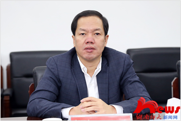 【主题教育】我校举行党委理论学习中心组“担使命、履职责，矢志为民服务”专题学习研讨会