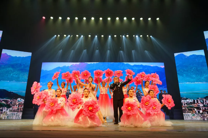 市公安局隆重举行“不忘初心、牢记使命”2019年度宁德市公安机关民警荣誉仪式