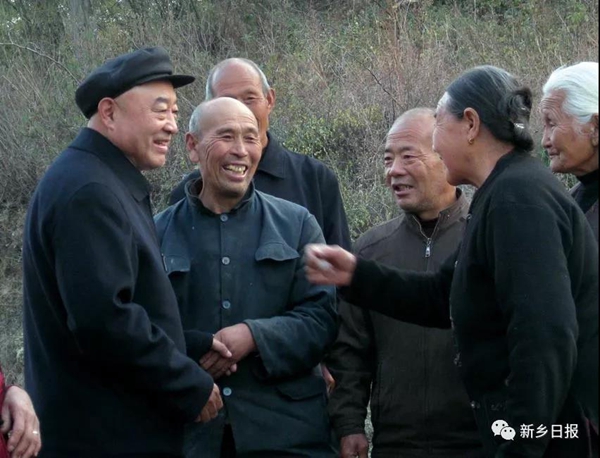 吴金印在基层工作的第61个年头