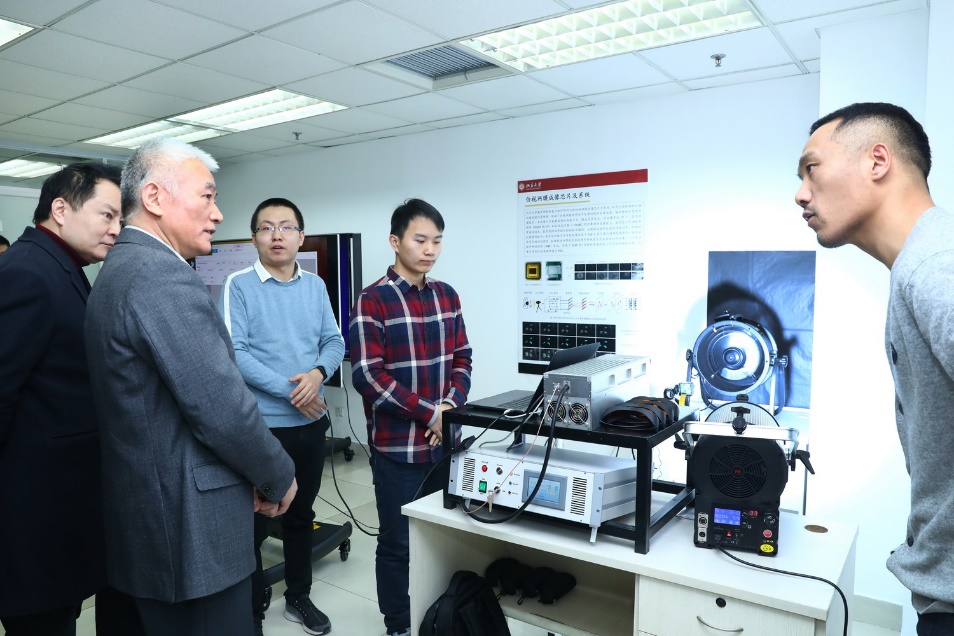 科技部部长王志刚来北京大学调研座谈