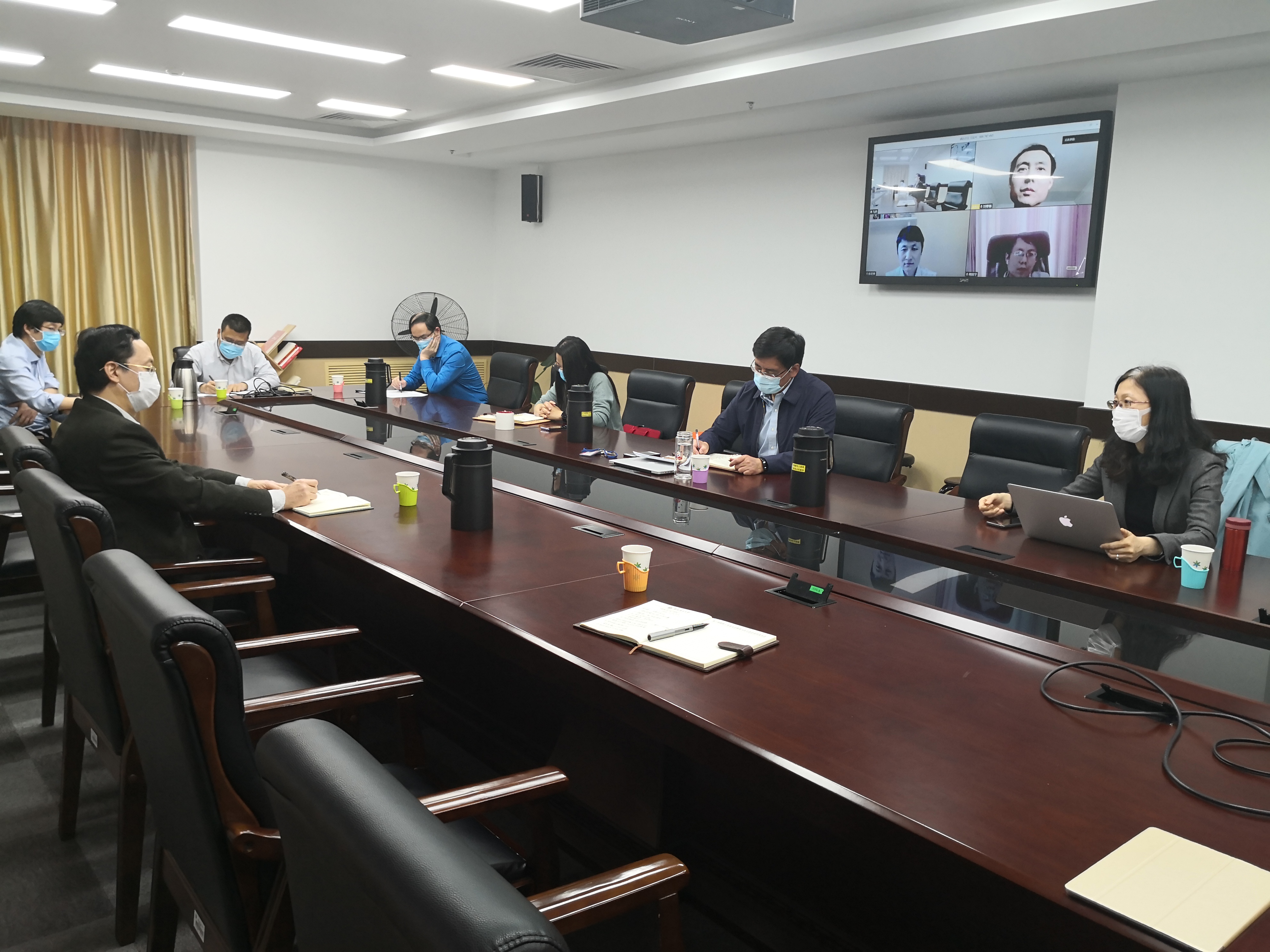 杨勇平调研校内二级单位疫情防控和年度重点工作