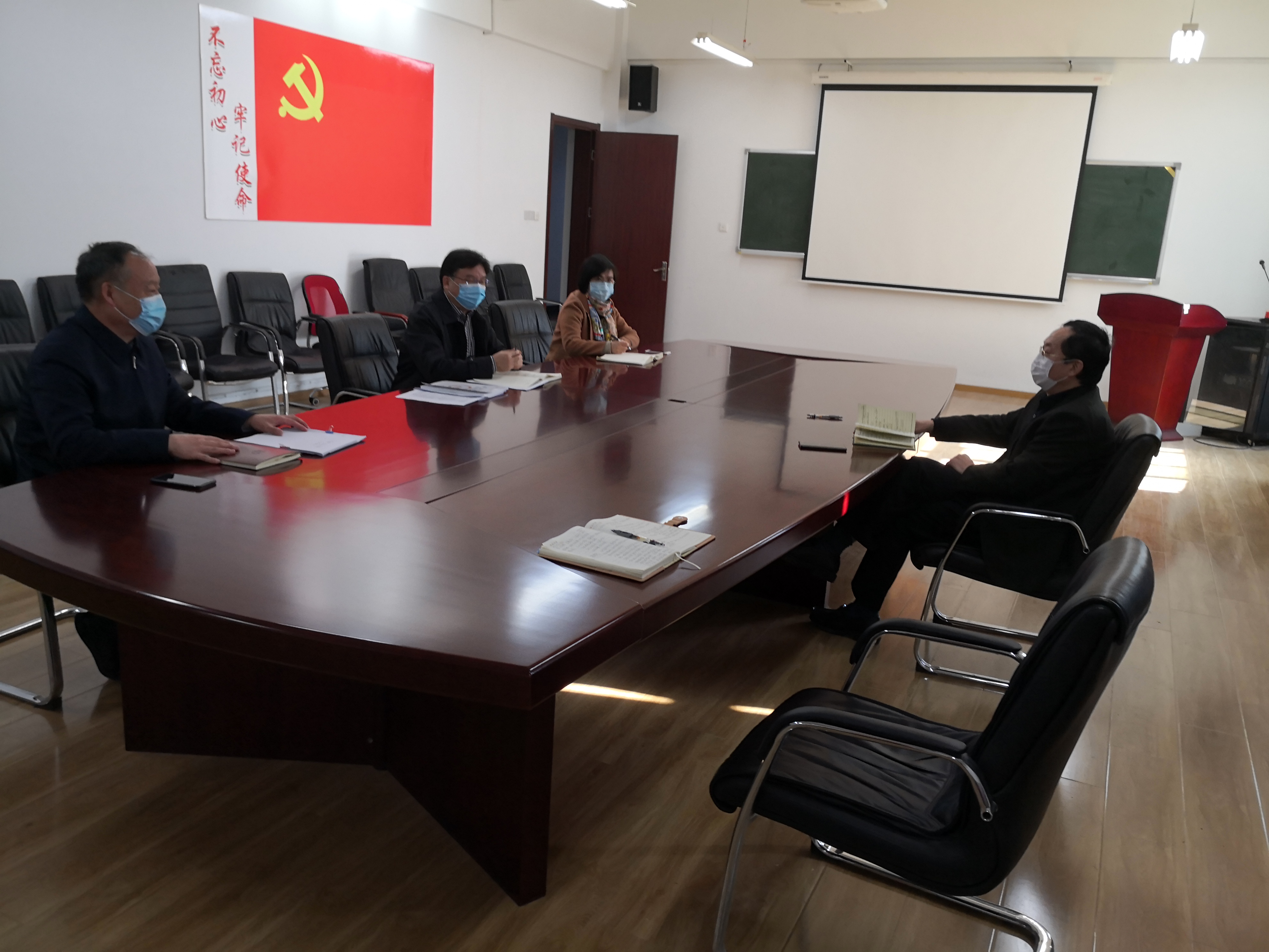 杨勇平调研校内二级单位疫情防控和年度重点工作