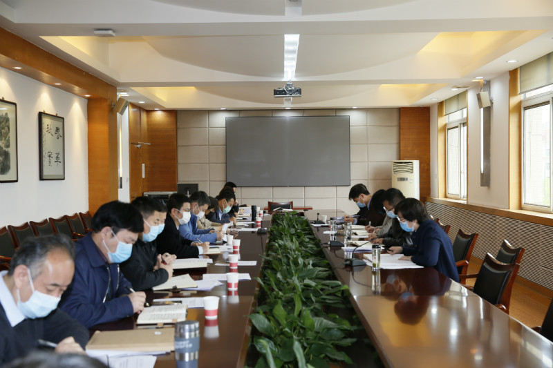 我校召开稳定安全工作会议