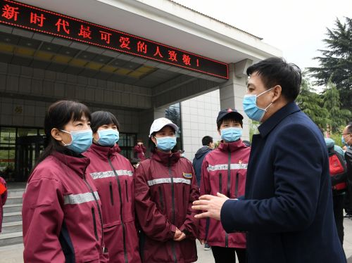 王亚杰一行看望慰问我校两所附属医院援鄂医疗队员