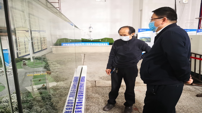 重庆市科协党组书记王合清来校调研