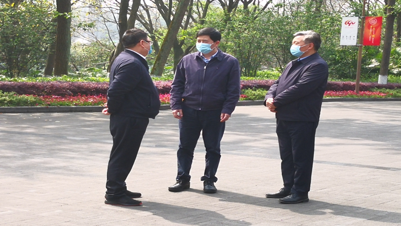 重庆市科协党组书记王合清来校调研