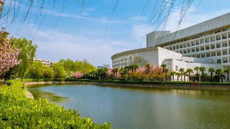云寄相思春光漫启：就在今天，与SHU共赴一场春日liveshow吧！