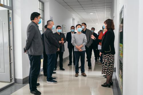 学校组织检查到校上班情况