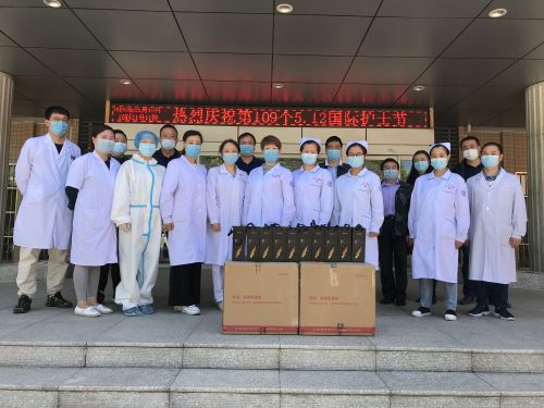 学校开展512国际护士节慰问活动