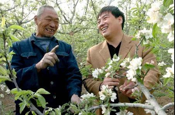 建新农村创新模式——记新乡市凤泉区耿庄村党支部书记、村委会主任耿瑞先