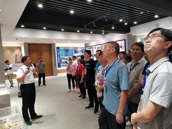 禹州市2020年春季主体班走进新乡先进群体教育基地