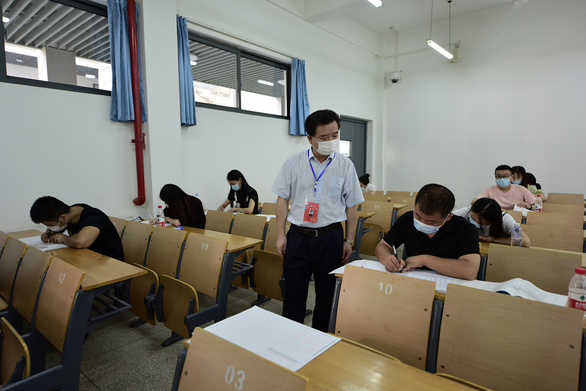 我校完成高等教育自学考试考点任务
