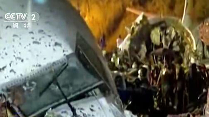 印度一架波音737客机降落时冲出跑道 已致17人遇难百余人受伤