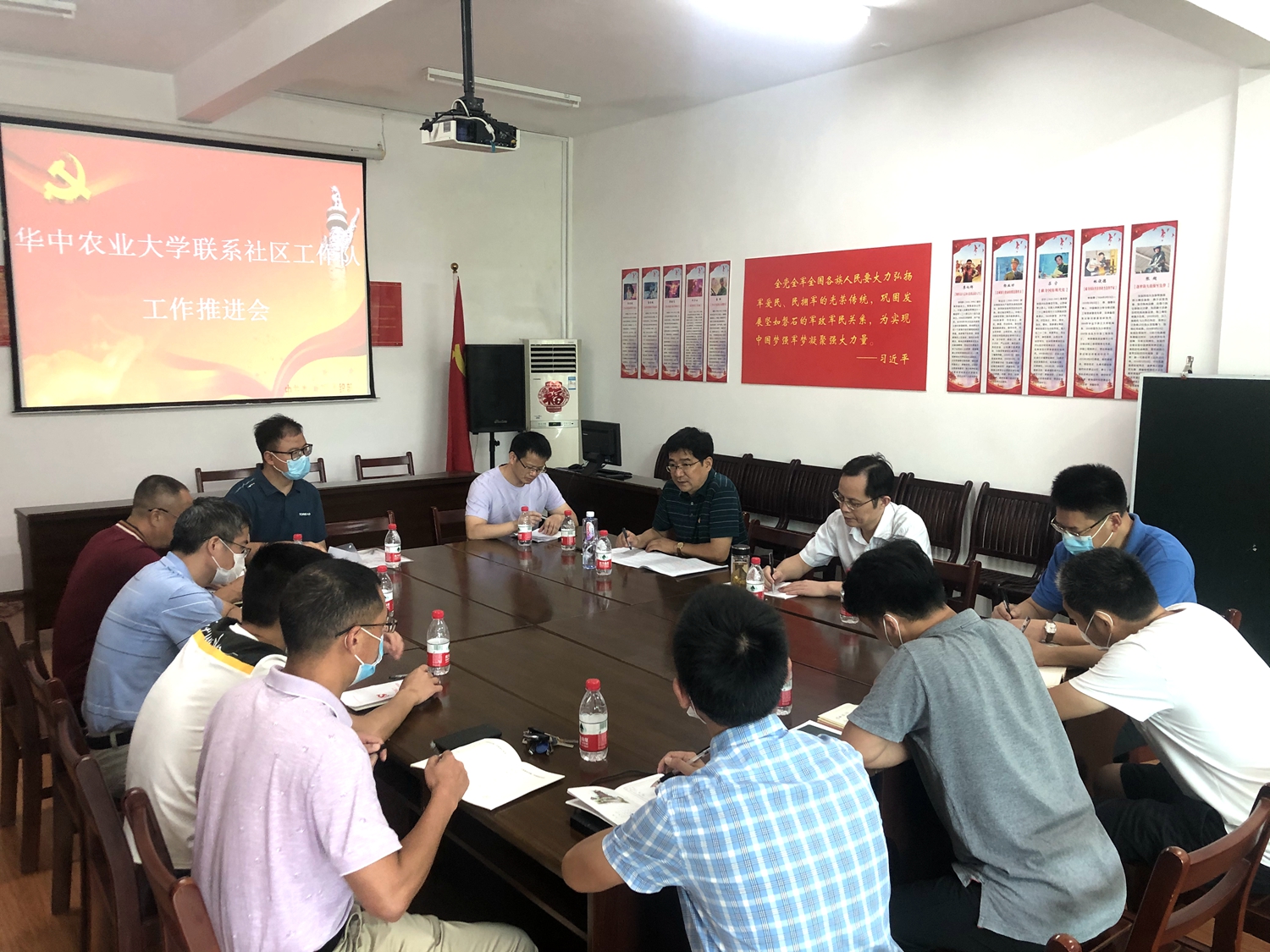 学校扎实推进党员教职工常态化下沉社区工作