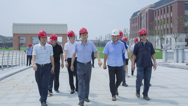 张骏一行赴江阴校区视察建设和开学准备工作