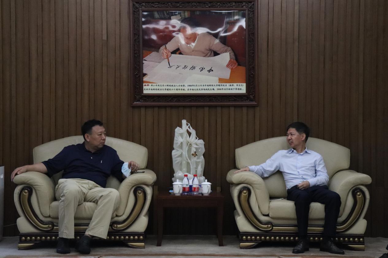 黄柏校友返校座谈