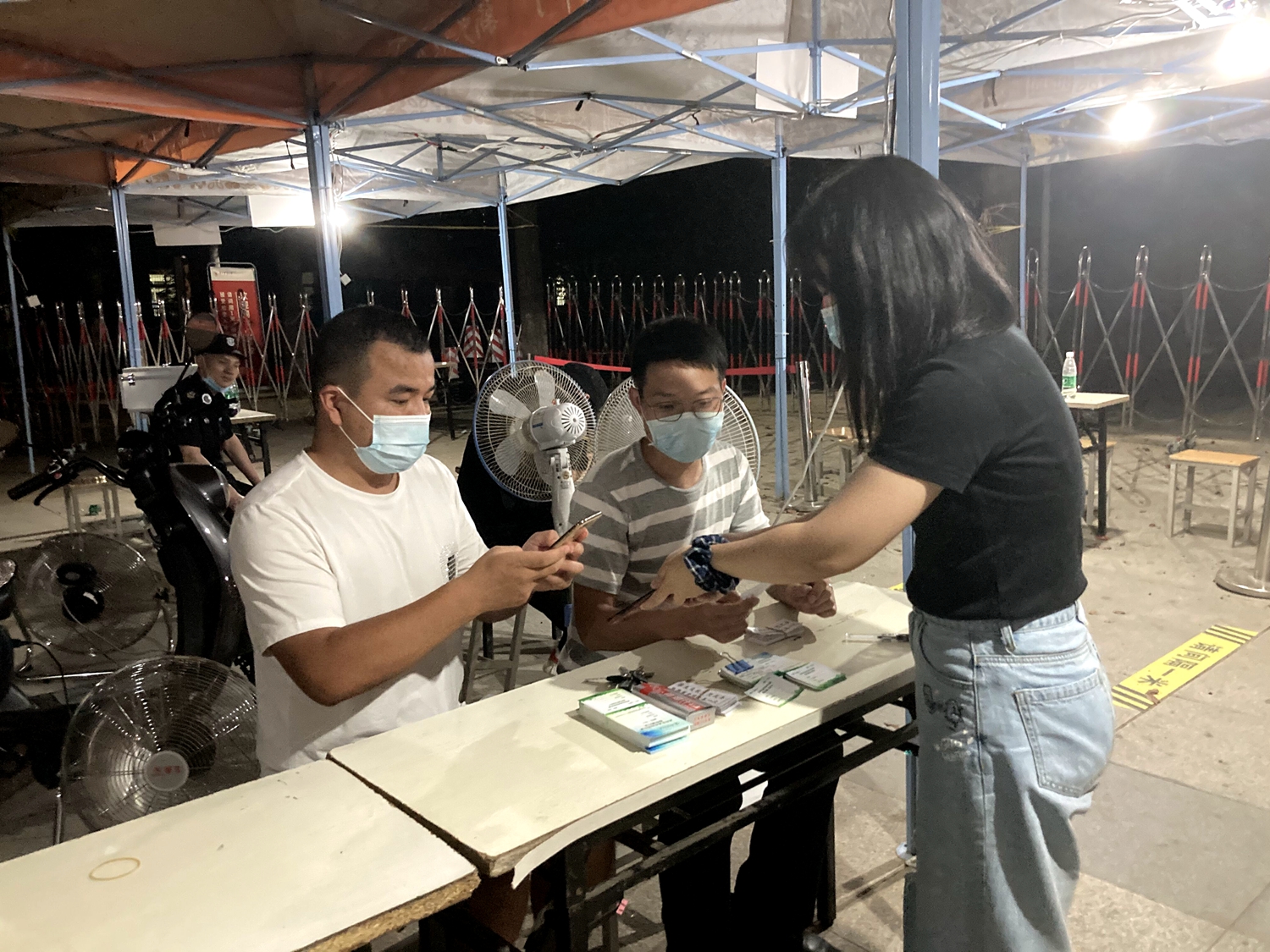 第二批本科生陆续返校