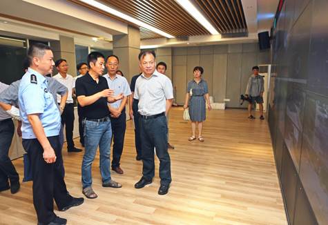 无锡市教育局督查组来校检查秋季开学疫情防控工作