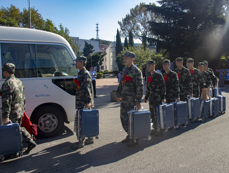 我校举行2020年入伍学生欢送仪式