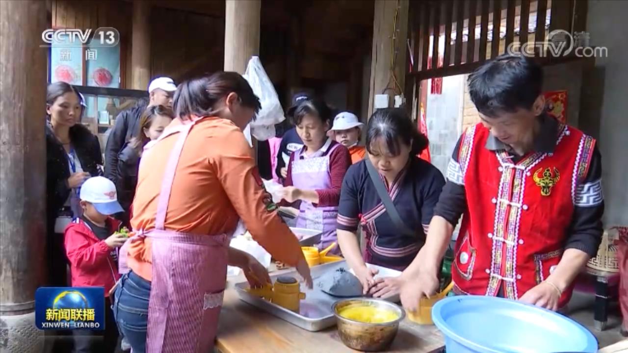 【走向我们的小康生活】阿佤人民唱新歌 幸福的日子一天一个样