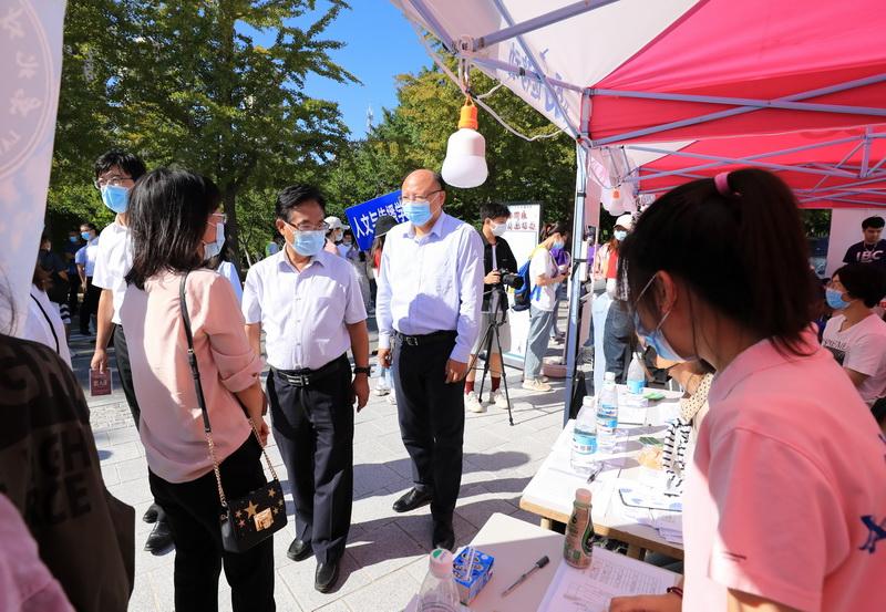 尖山星海,后浪赴约,东财欢迎你!