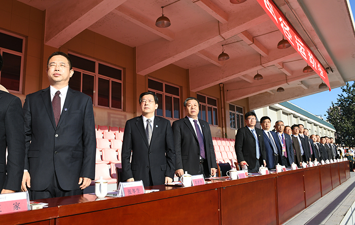 我校举行第五十二届田径运动会