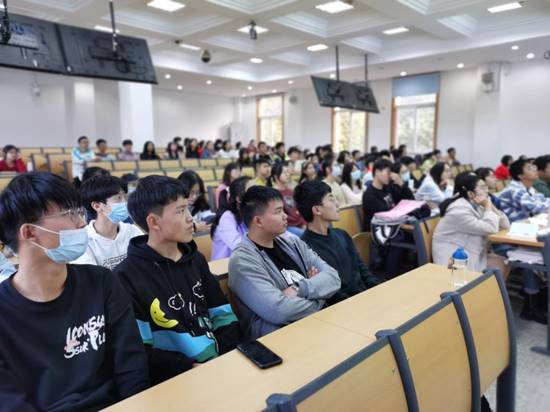心理中心面向新生心理委员举办心理危机的识别与应对专题培训