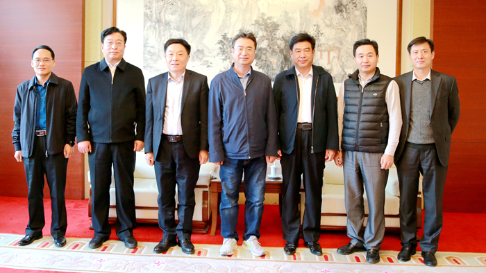 求是杂志社发行联络工作部主任杨煌来校调研