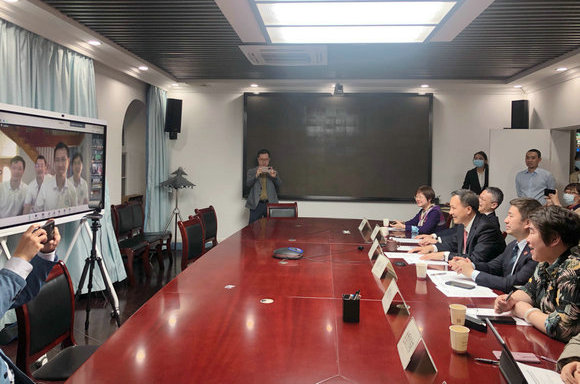 肖海鹏常务副校长视频连线慰问我校援多米尼克医疗队
