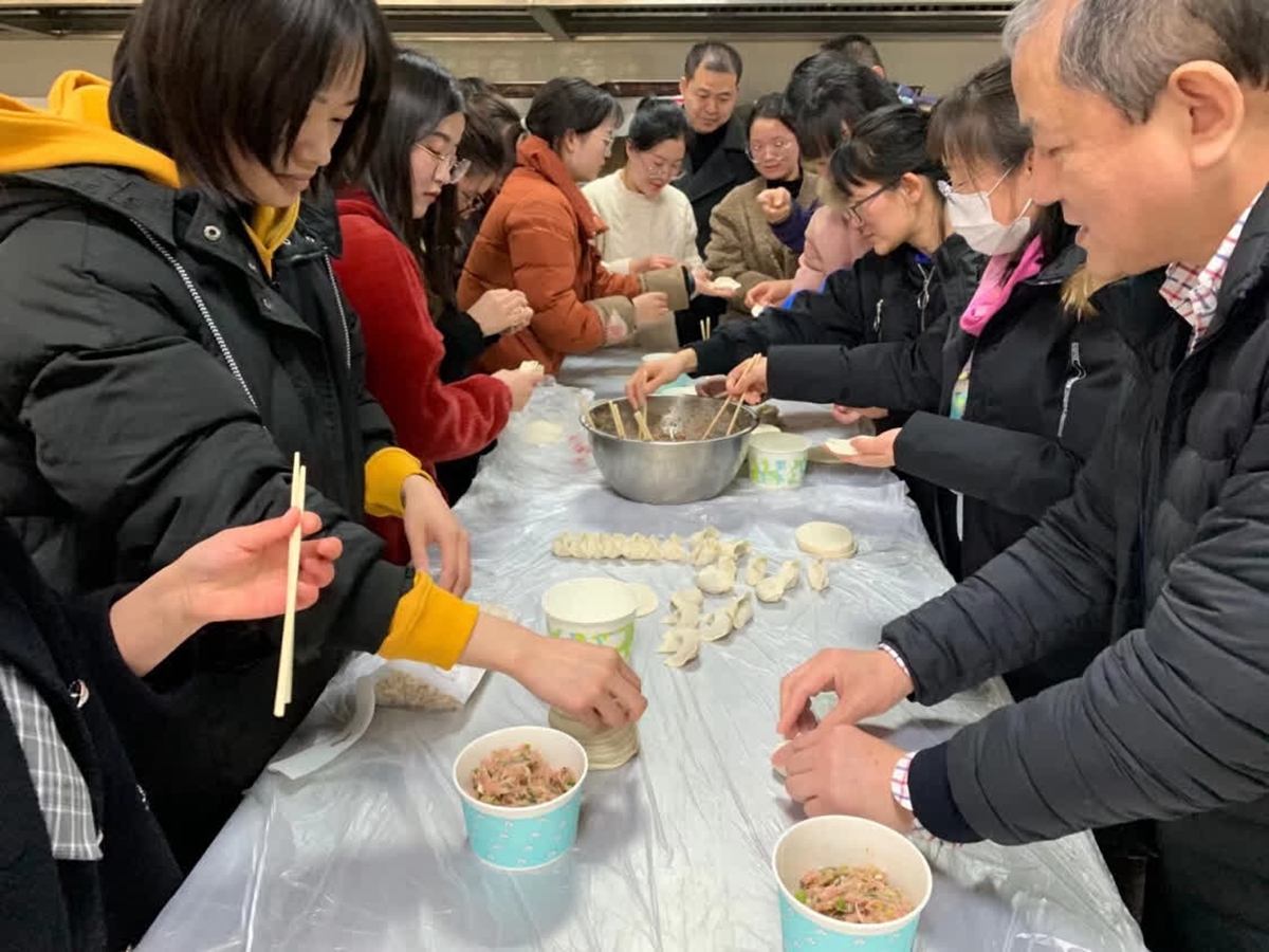 【光明日报】华中农大：留校师生融乐迎新年