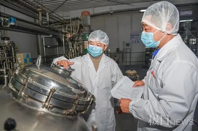 【湖北省教育厅】打破国际垄断填补技术空白，“小个子”博士做好接地气“大文章”