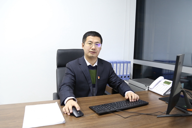 【人物特写】王海涛：服务育人敢为先，咬定青山不放松