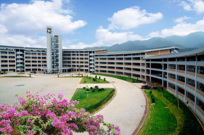 龙岩学院学校简介-干部培训网